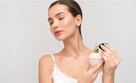 Profumi donna migliori: 15 fragranze da provare .